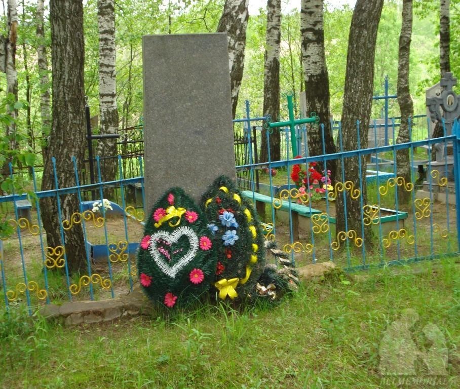 Братская могила в деревне Каменка